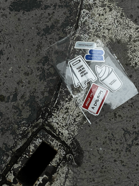 Autocollant I'm with my dog