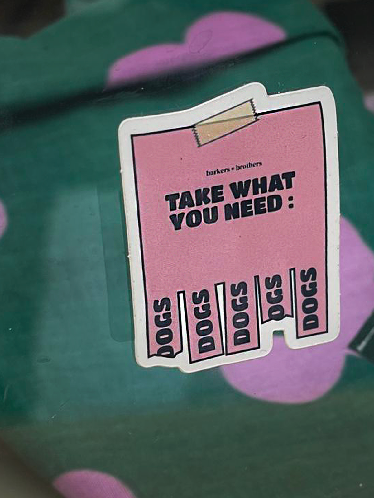 Autocollant Take what you need