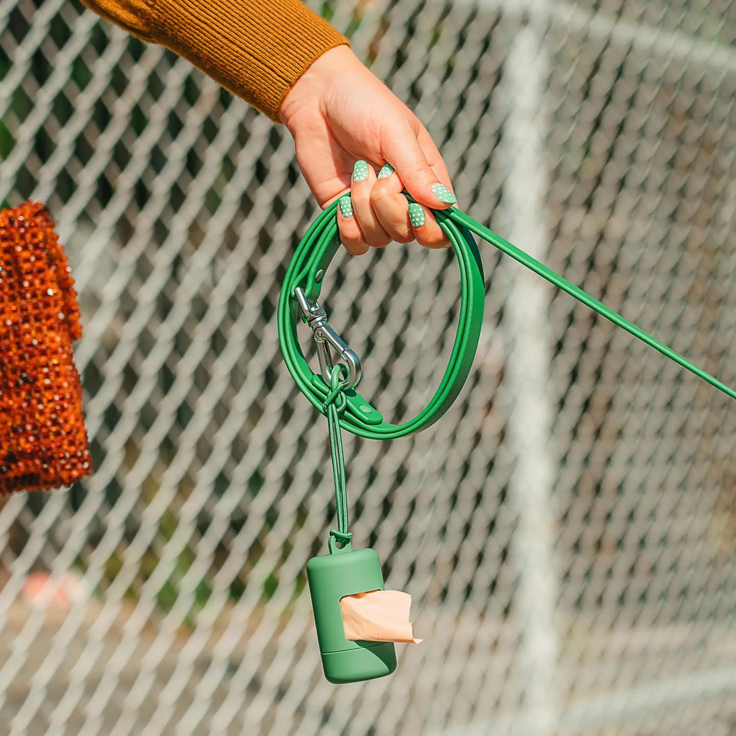 Distributeur de sacs à déjections
