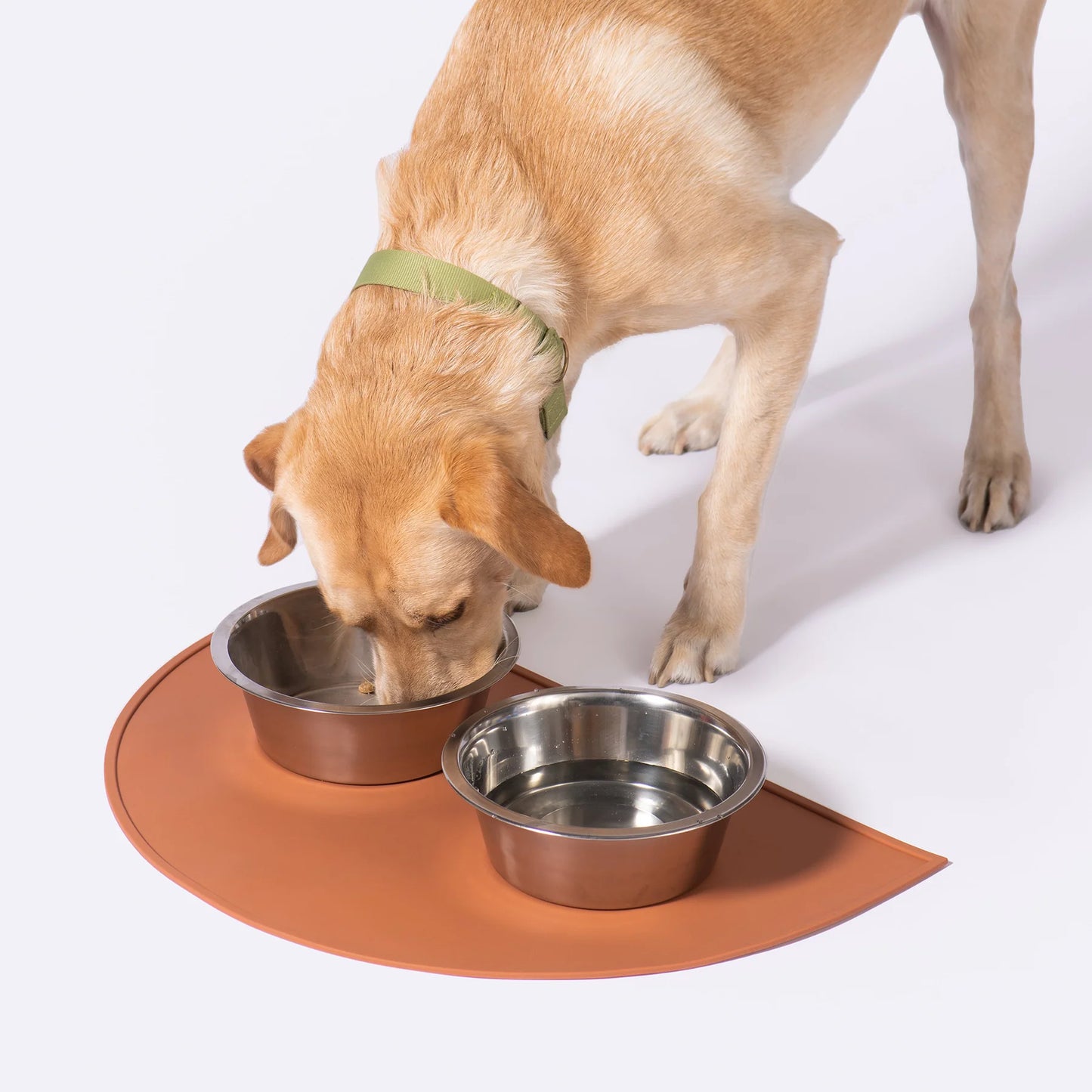 YoneKiera Tapis de gamelle pour chien et chat - Tapis de gamelle  antidérapant et anti-renversement - En silicone étanche - Pour nourriture  et eau 